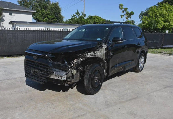 2024 Toyota Grand Highlander Platinum vehicle photo 2