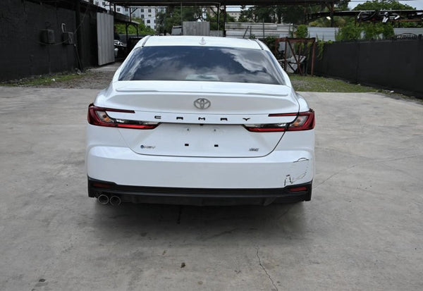 2025 Toyota Camry SE photo 8