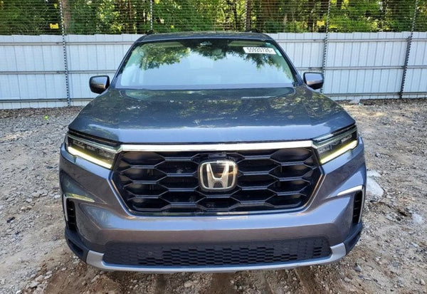 2025 Honda Pilot Touring vehicle photo 5