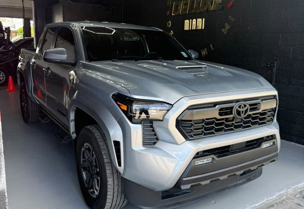 2024 Toyota Tacoma TRD OFF-ROAD photo 2