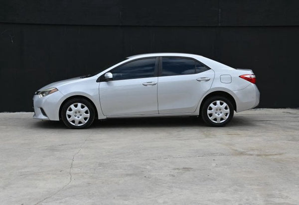 2015 Toyota Corolla LE Sedan 4D photo 7