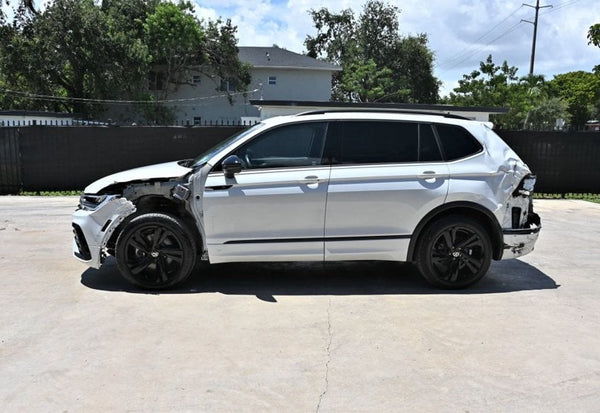 2024 Volkswagen Tiguan SE R-Line Black vehicle photo 6