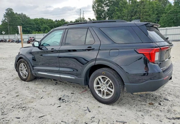 2025 Ford Explorer Active vehicle photo 4