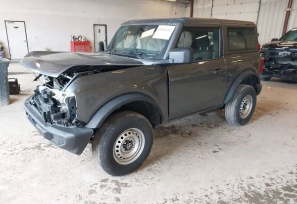 2025 Ford Bronco Base photo 1