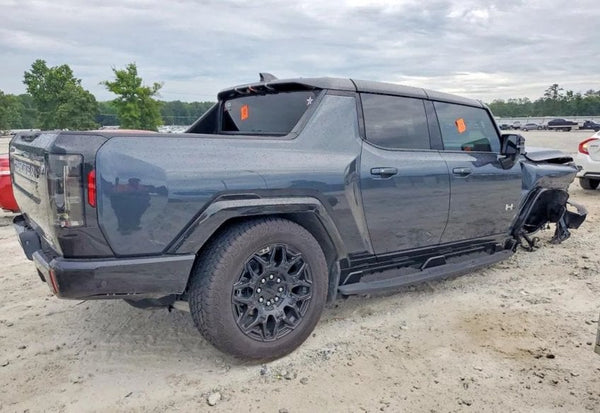 2025 GMC HUMMER EV 2X vehicle photo 4