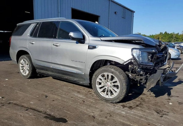 2024 GMC Yukon SLT photo 2