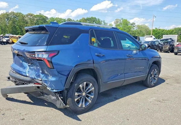 2025 Chevrolet Equinox LT photo 3