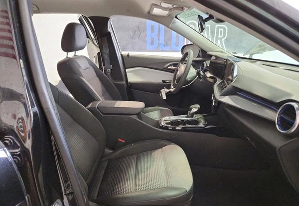 2025 Chevrolet Trax LT photo 8