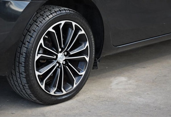 2015 Toyota Corolla S Sedan 4D photo 2