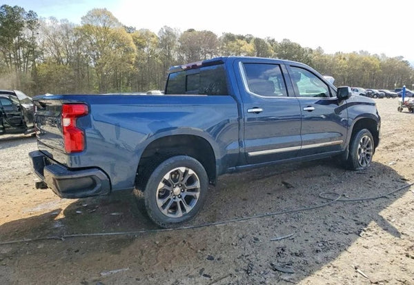 2022 Chevrolet Silverado 1500 High Country photo 3