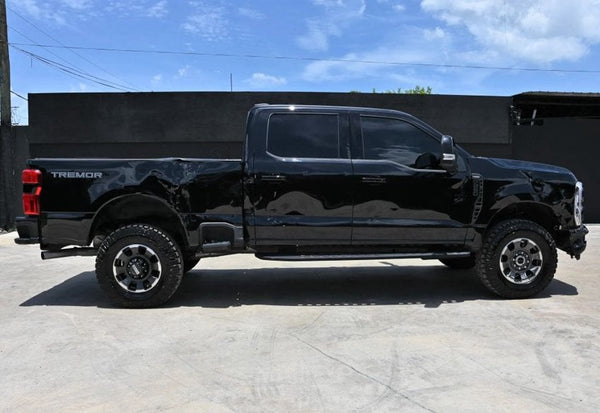 2024 Ford F-250 Super Duty Lariat photo 6