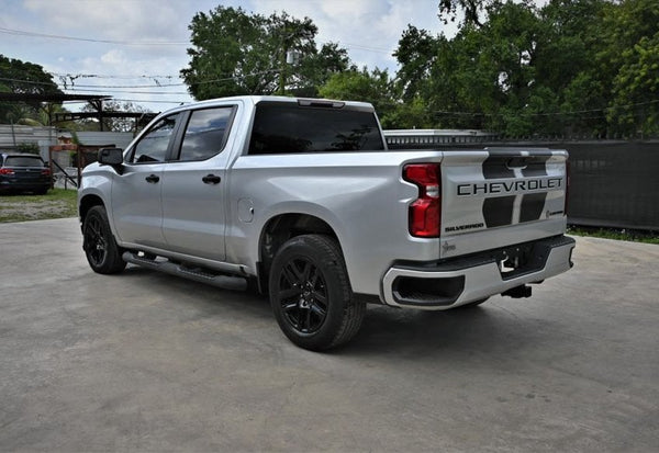 2022 Chevrolet Silverado 1500 Limited Custom photo 3