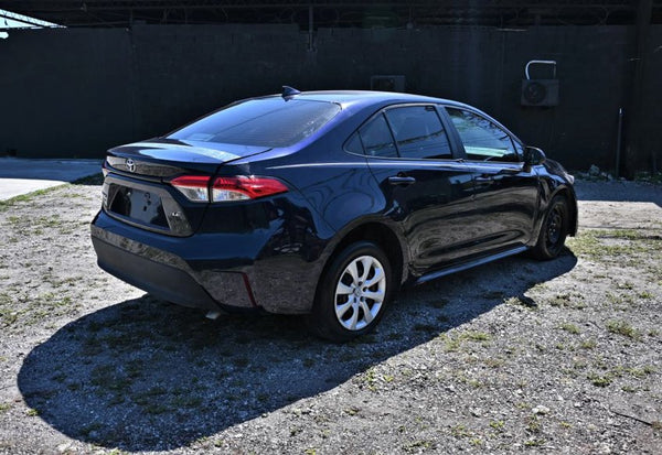 2024 Toyota Corolla LE photo 3