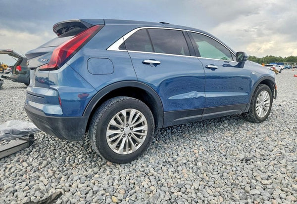 2024 Cadillac XT4 Luxury vehicle photo 3