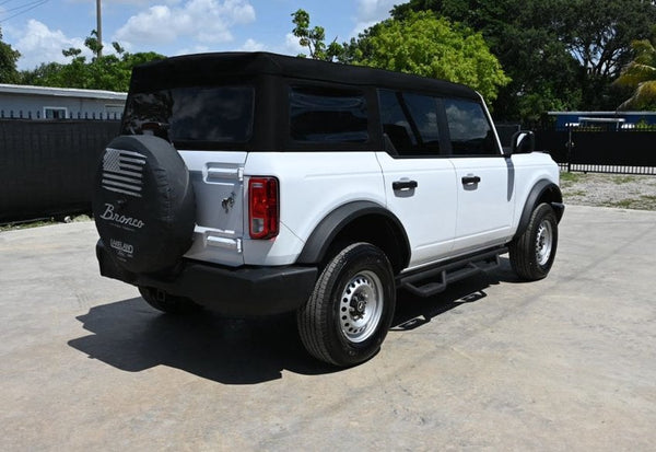 2025 Ford Bronco Base vehicle photo 3