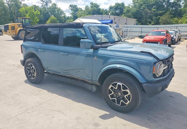 2022 Ford Bronco Base vehicle photo 1