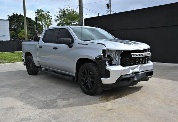 2022 Chevrolet Silverado 1500 Limited Custom photo 2