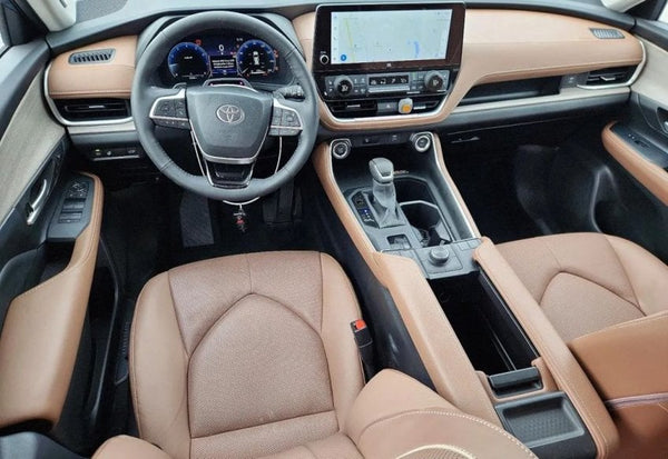 2025 Toyota Grand Highlander Platinum photo 9