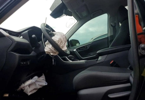 2020 Toyota RAV4 LE photo 8