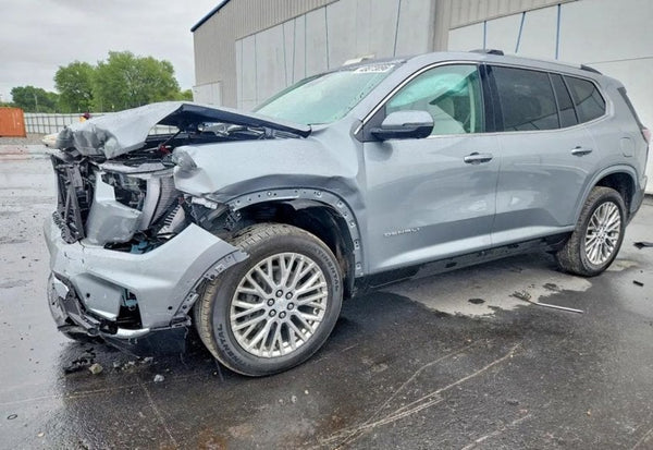 2024 GMC Acadia Denali photo 2