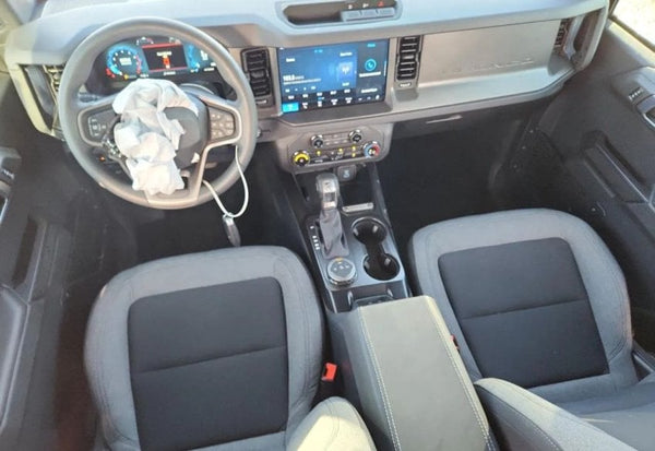 2025 Ford Bronco Base photo 9