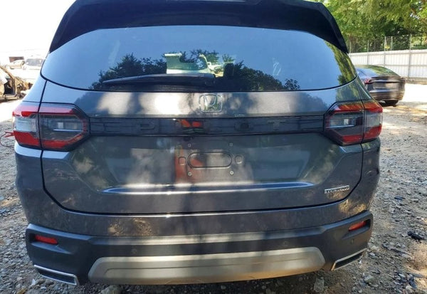 2025 Honda Pilot Touring vehicle photo 6