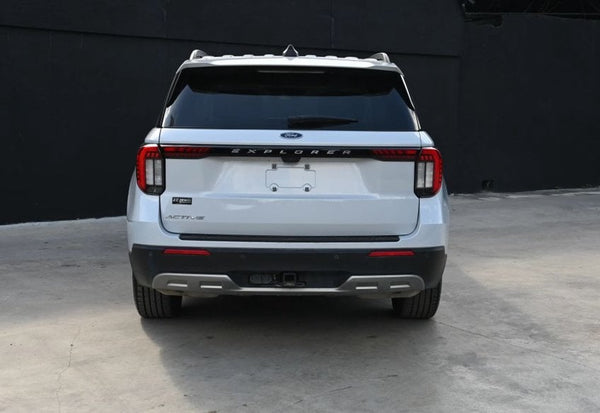 2025 Ford Explorer Active photo 8