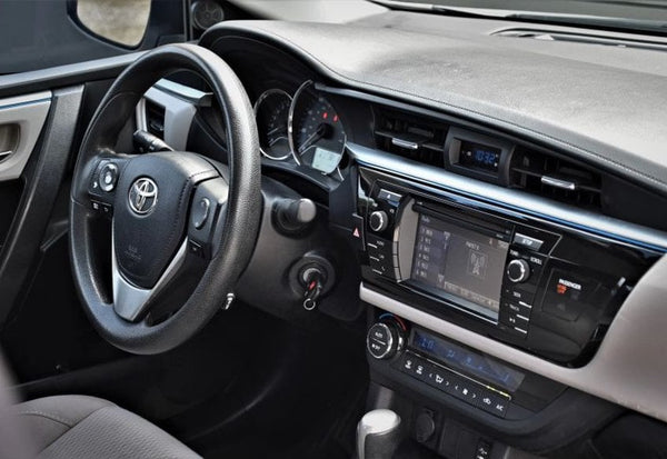 2015 Toyota Corolla LE Sedan 4D photo 11