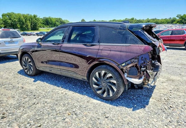 2024 Lincoln Nautilus Reserve vehicle photo 3