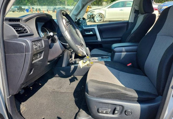 2019 Toyota 4Runner SR5 vehicle photo 7