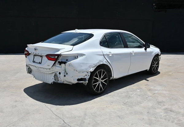 2022 Toyota Camry SE vehicle photo 4