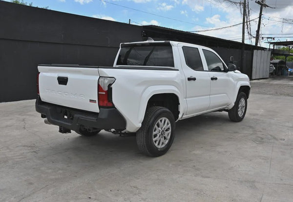 2024 Toyota Tacoma SR vehicle photo 5