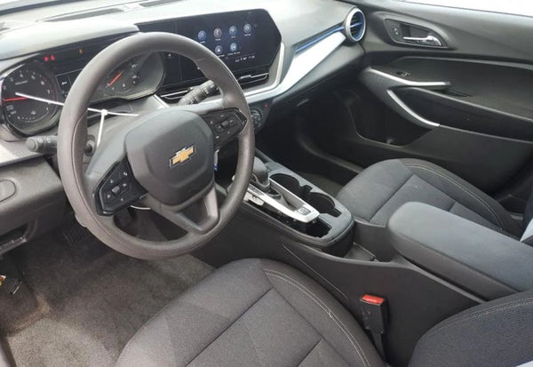 2025 Chevrolet Trax LS photo 9
