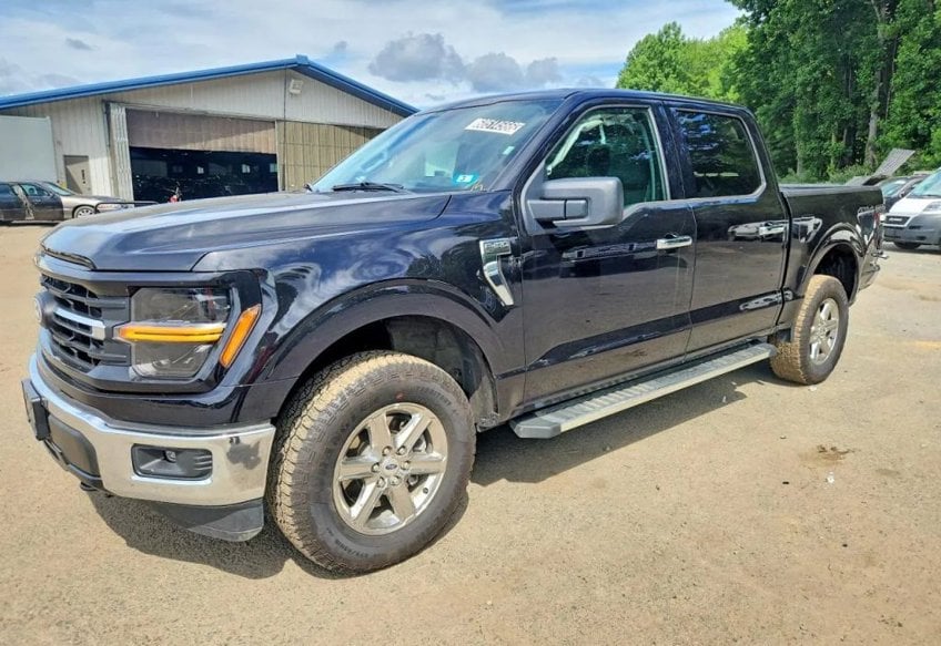 2025 Ford F-150 XLT main vehicle photo