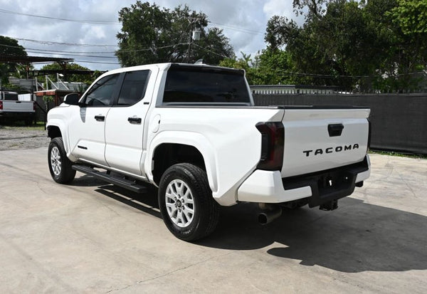 2024 Toyota Tacoma SR5 vehicle photo 3