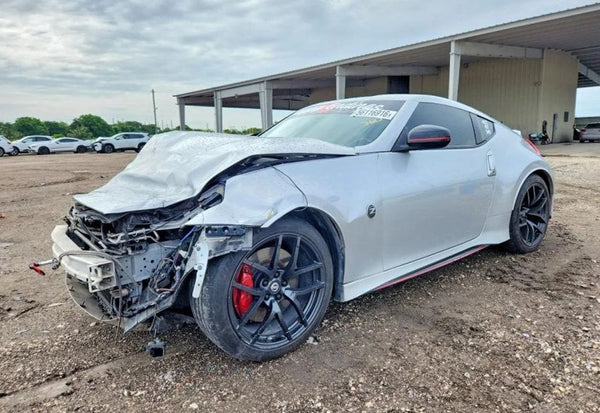 2016 Nissan 370Z NISMO Tech vehicle photo 3