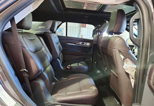 2025 Ford Explorer Platinum photo 10