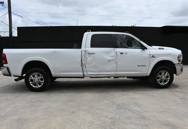 2022 Ram 3500 Laramie photo 6