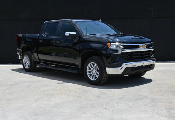 2023 Chevrolet Silverado 1500 LT photo 2