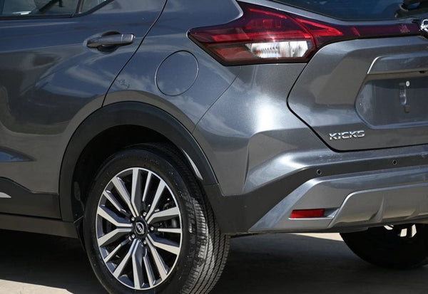 2024 Nissan Kicks SR photo 8