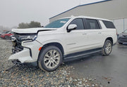 2021 Chevrolet Suburban LT thumbnail 13