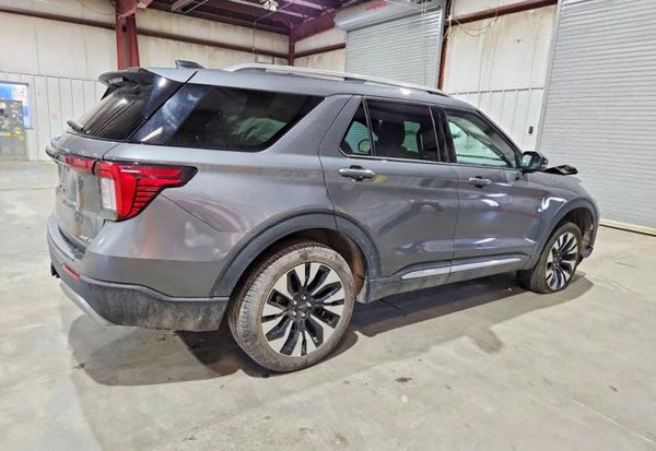 2025 Ford Explorer Platinum photo 4