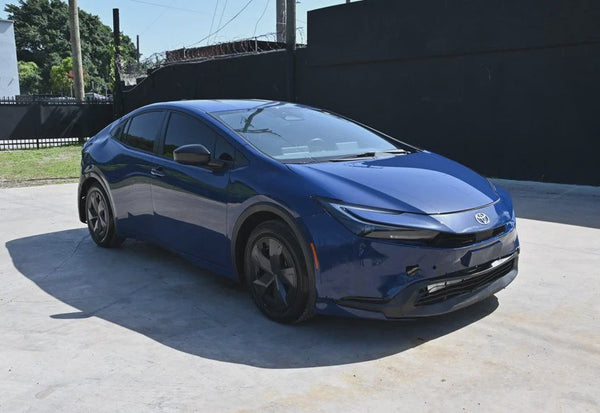 2024 Toyota Prius LE vehicle photo 2