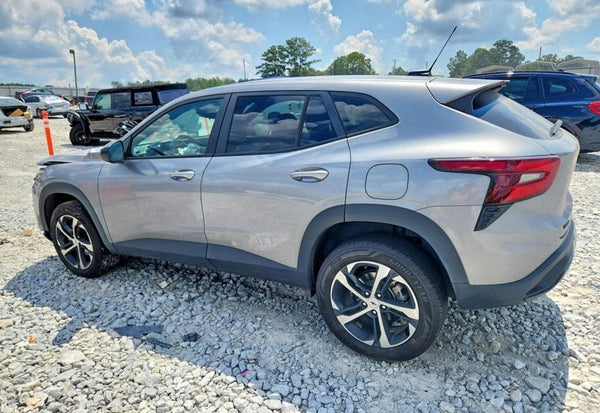 2025 Chevrolet Trax RS vehicle photo 2