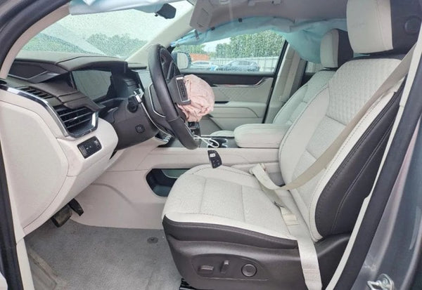 2024 GMC Acadia Denali photo 8
