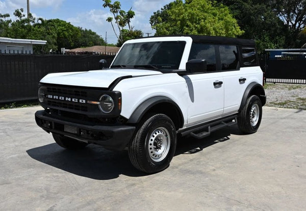 2025 Ford Bronco Base vehicle photo 2