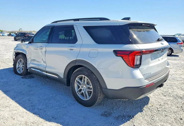 2025 Ford Explorer Active photo 4