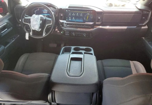 2024 Chevrolet Silverado 1500 LT vehicle photo 8