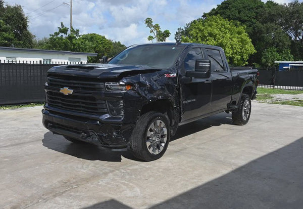 2024 Chevrolet Silverado 2500HD Custom vehicle photo 2