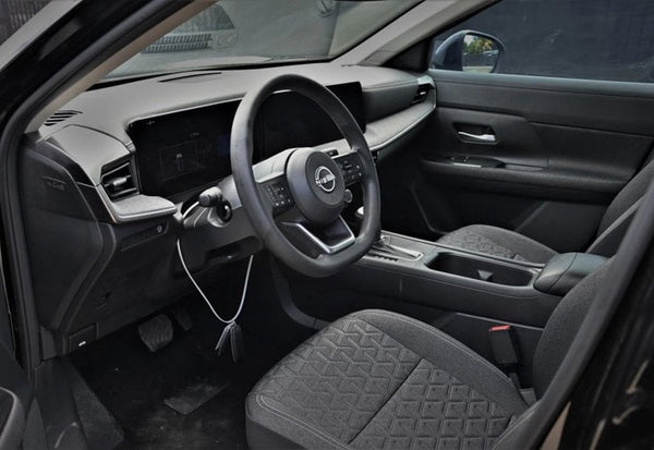 2025 Nissan Kicks SV photo 12
